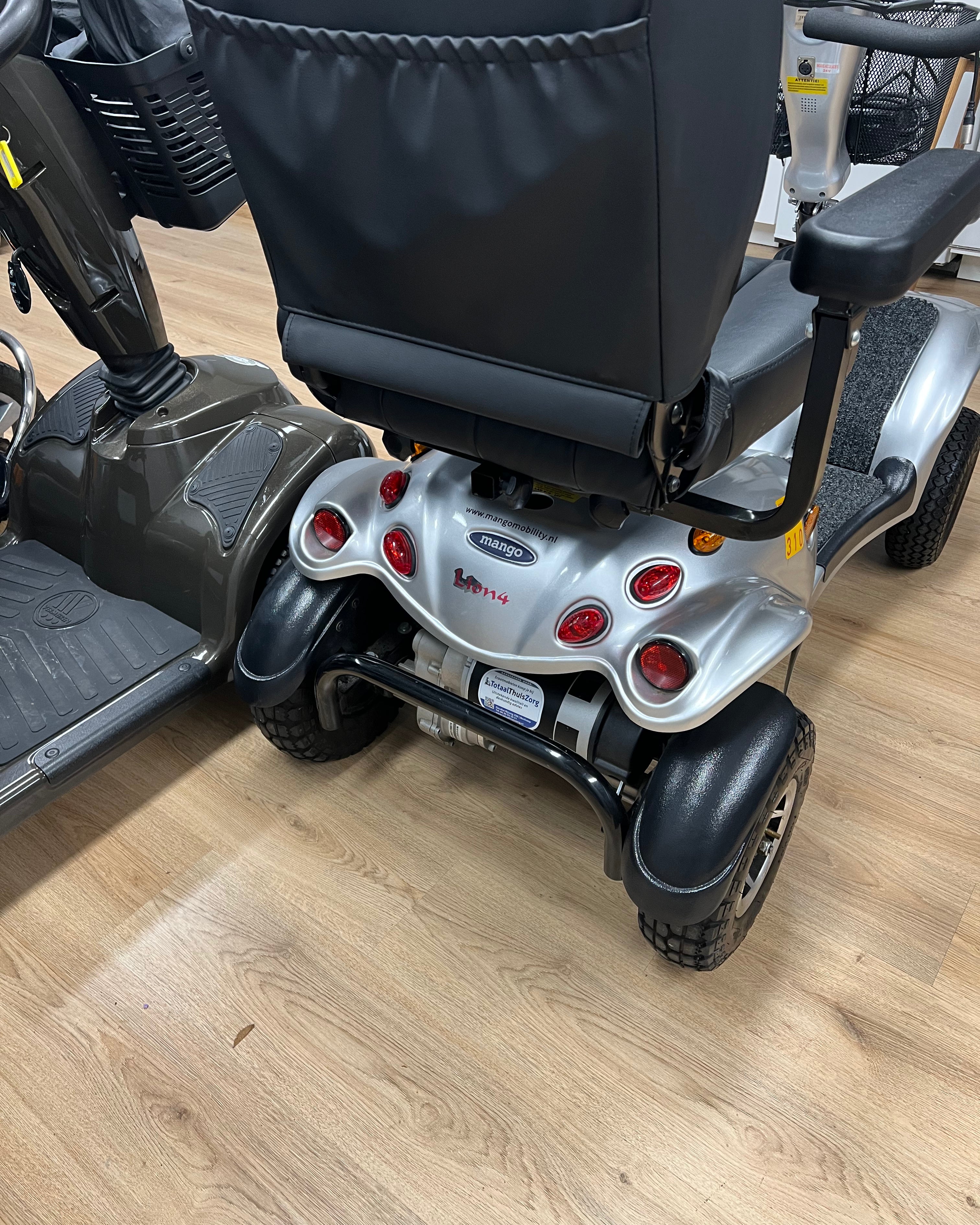 Scootmobiel Mango Lion 4 - TotaalThuisZorg